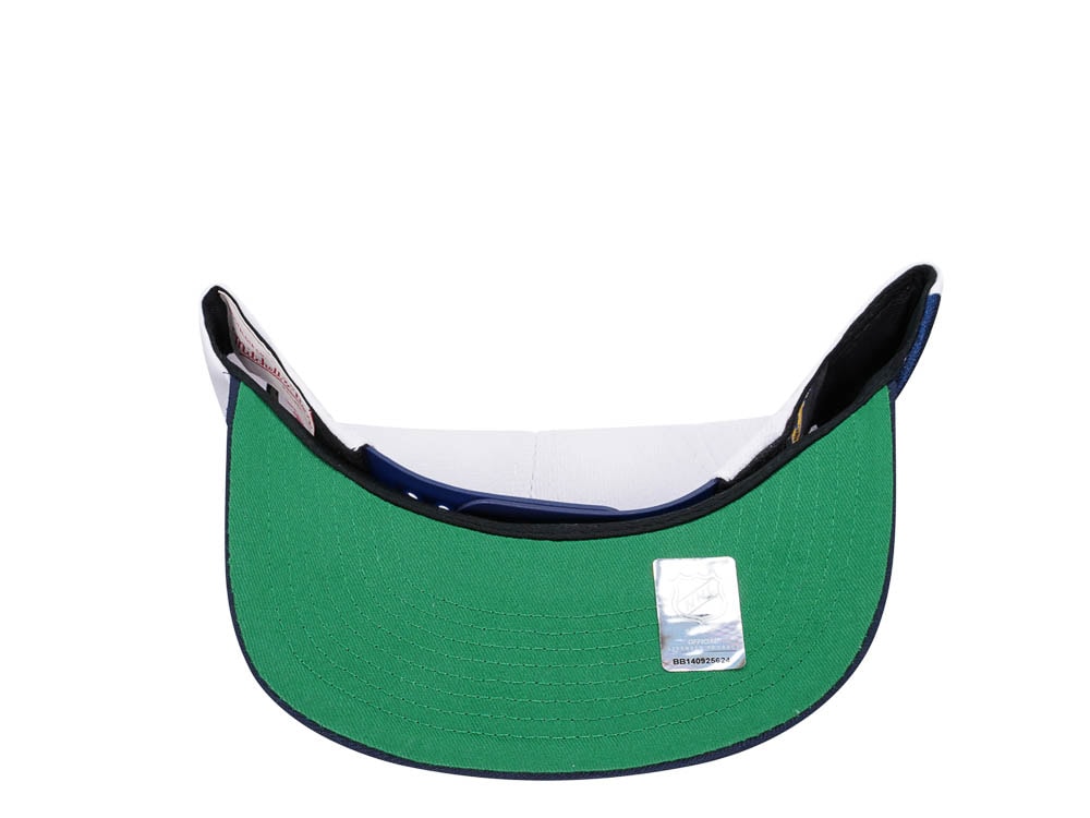 Mitchell & Ness Hartford Whalers Vintage Sharktooth Snapback Cap