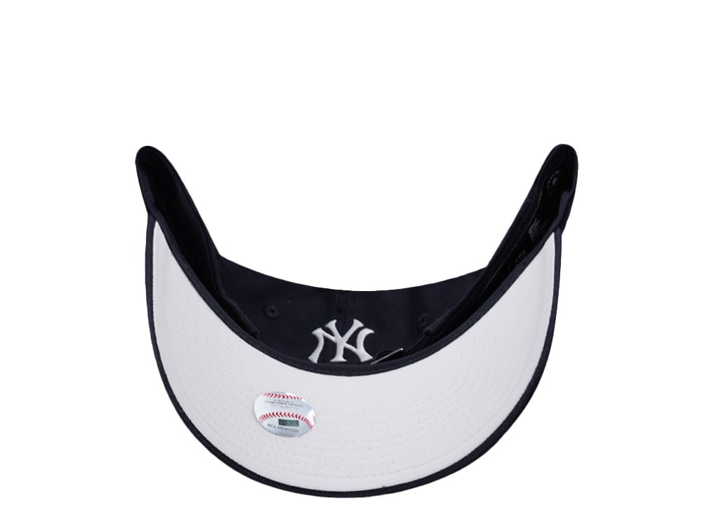 Nike New York Yankees Primetime Club Black Edition Strapback Cap