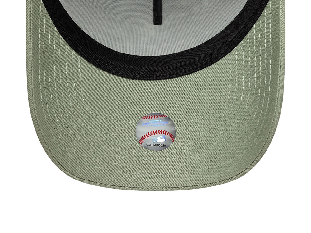 New Era New York Yankees Essential Evergreen 9Forty E Frame Snapback Cap