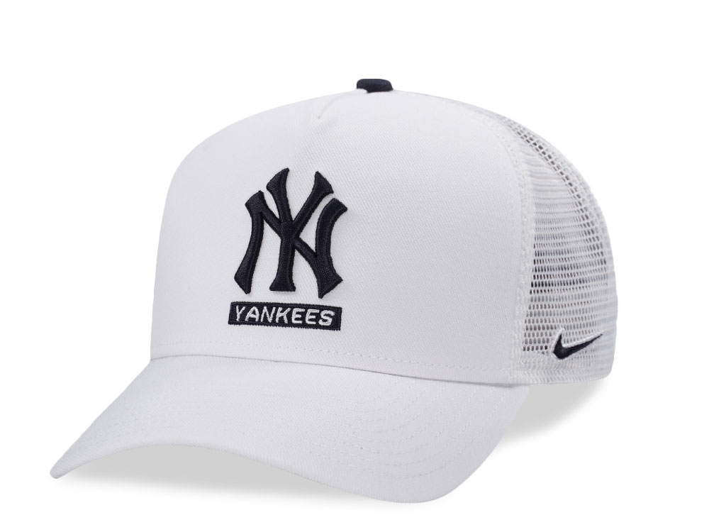 Nike New York Yankees Primetime Dri-Fit Rise White Edition Trucker Snapback Cap