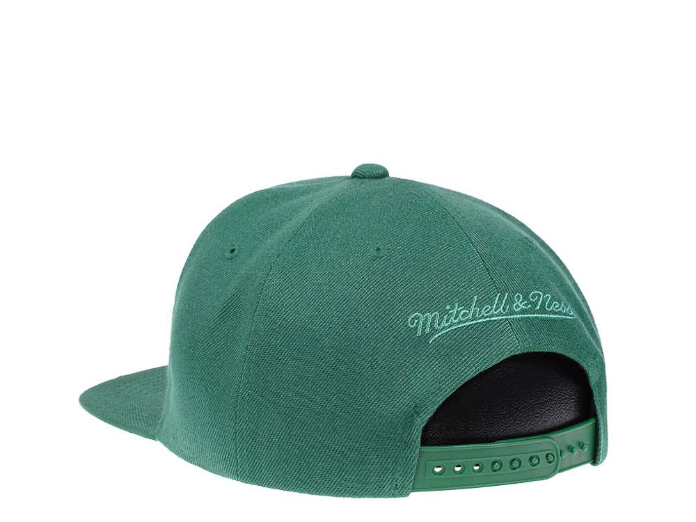 Mitchell & Ness Dallas Mavericks Green Hardwood Classic Snapback Cap