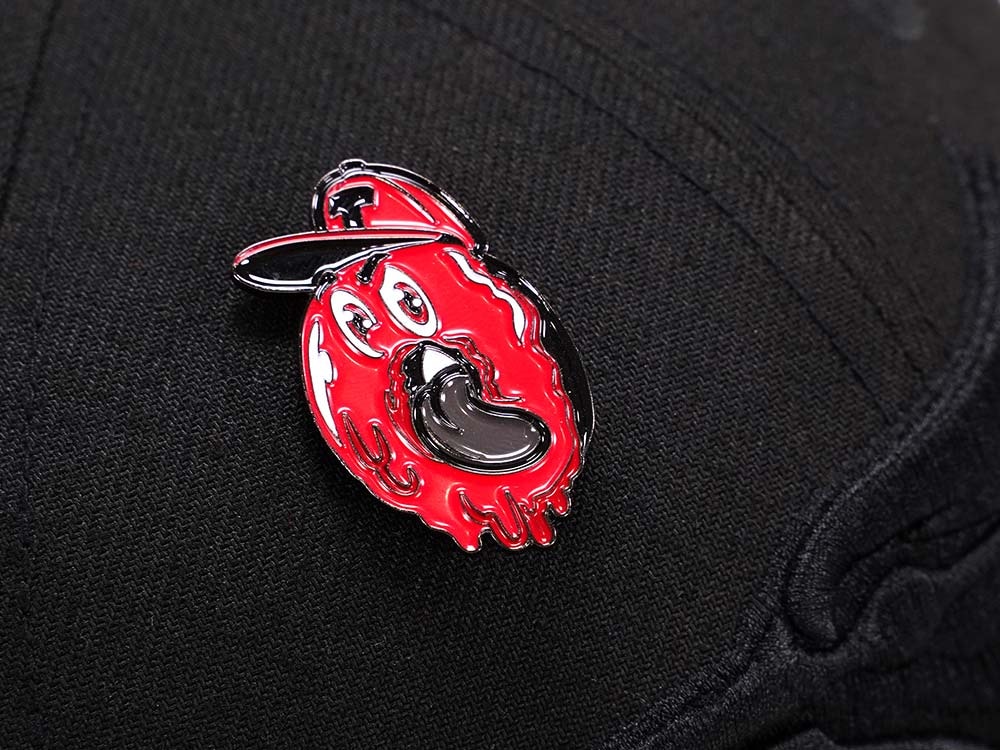 Family Pin ToppZ Donut Black Strawberry Limited Edition