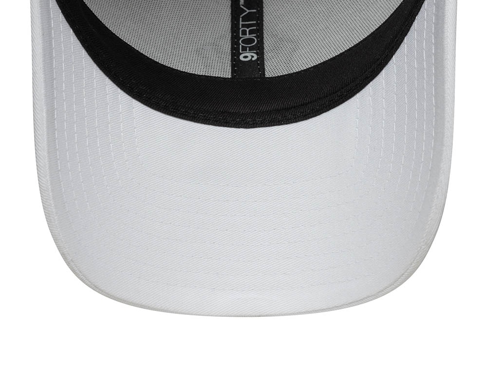 New Era New York Yankees Outline White 9Forty Strapback Cap