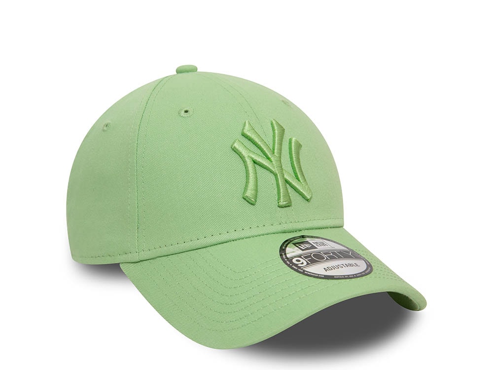 New Era New York Yankees League Essential Green 9Forty Strapback Cap