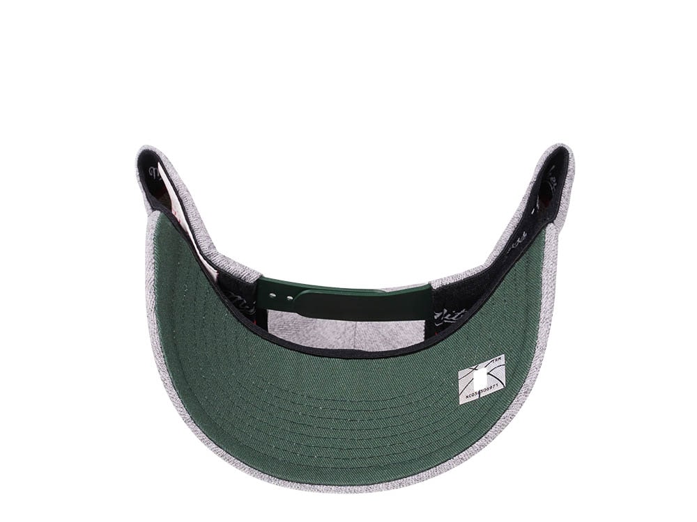 Mitchell & Ness Milwaukee Bucks Heather Gray Red Line Solid Flex Snapback Cap