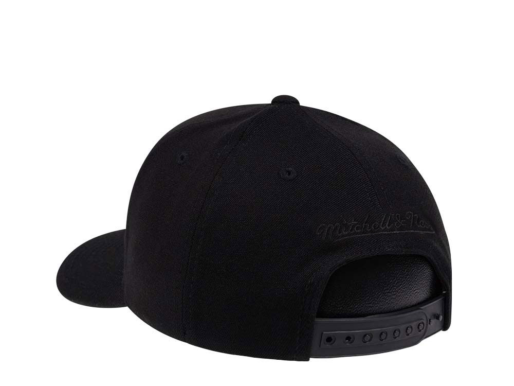Mitchell & Ness Brooklyn Nets Alleyoop Red Line Solid Flex Snapback Cap