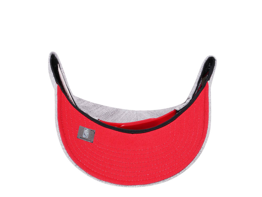 Mitchell & Ness Chicago Bulls Heather Gray Red Line Flex Snapback Cap