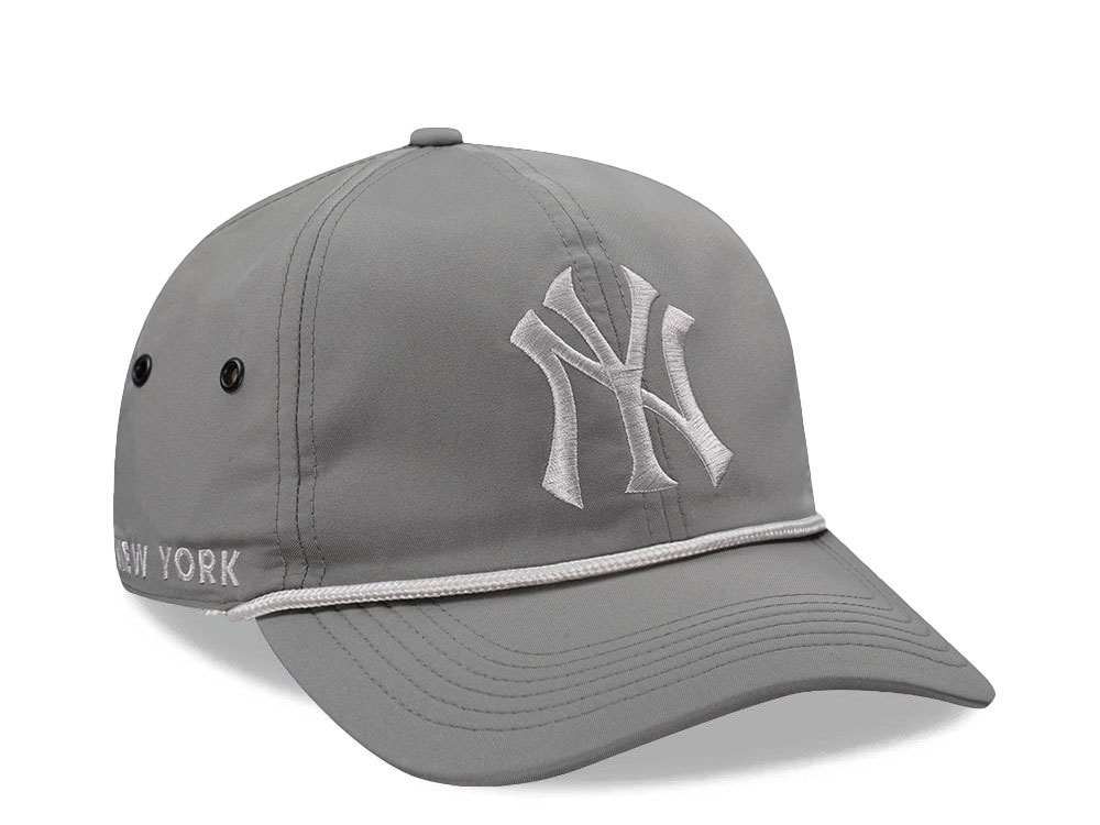 Nike New York Yankees Club Olive Edition Strapback Cap