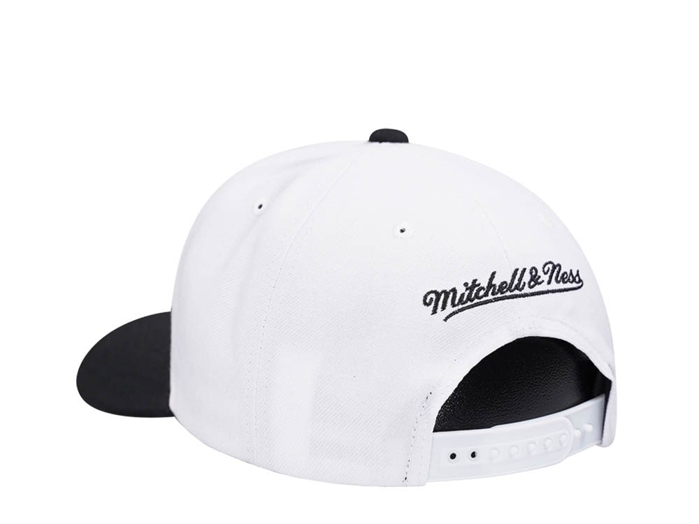 Mitchell & Ness San Antonio Spurs Team Two Tone 2.0 Pro White Snapback Cap
