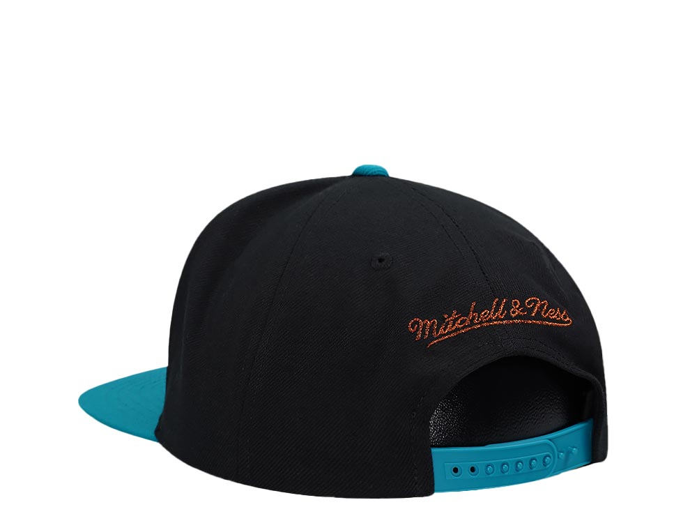 Mitchell & Ness New York Knicks 70th Anniversary Make Cents Black Two Tone Edition Snapback Cap