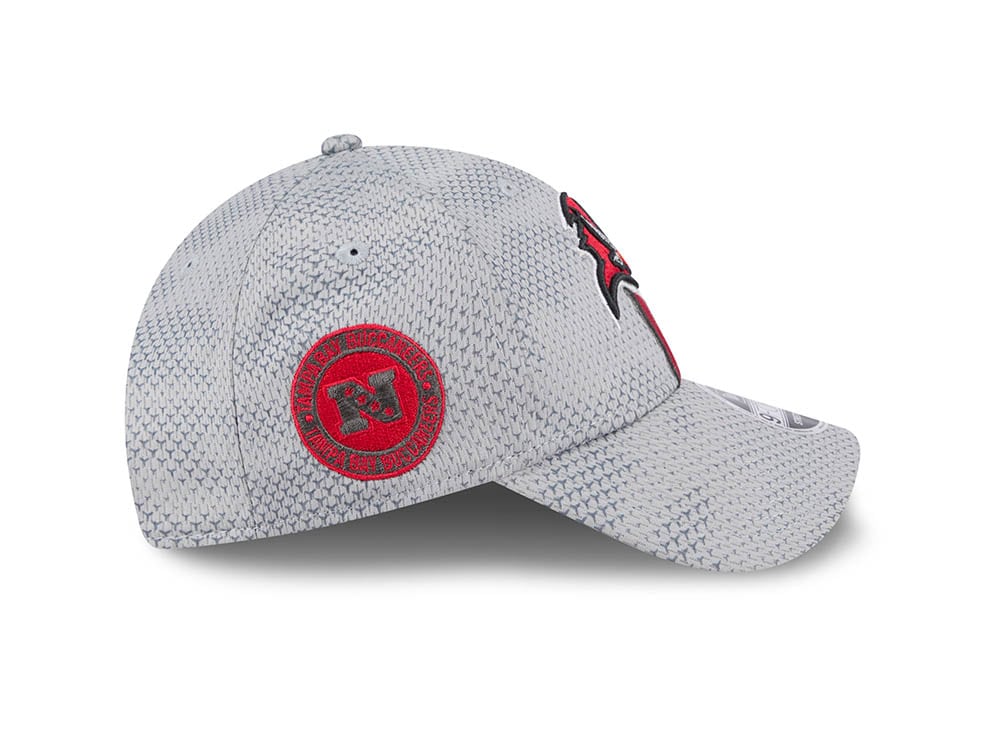 New Era Tampa Bay Buccaneers Sideline 2024 9Forty Stretch Snapback Cap