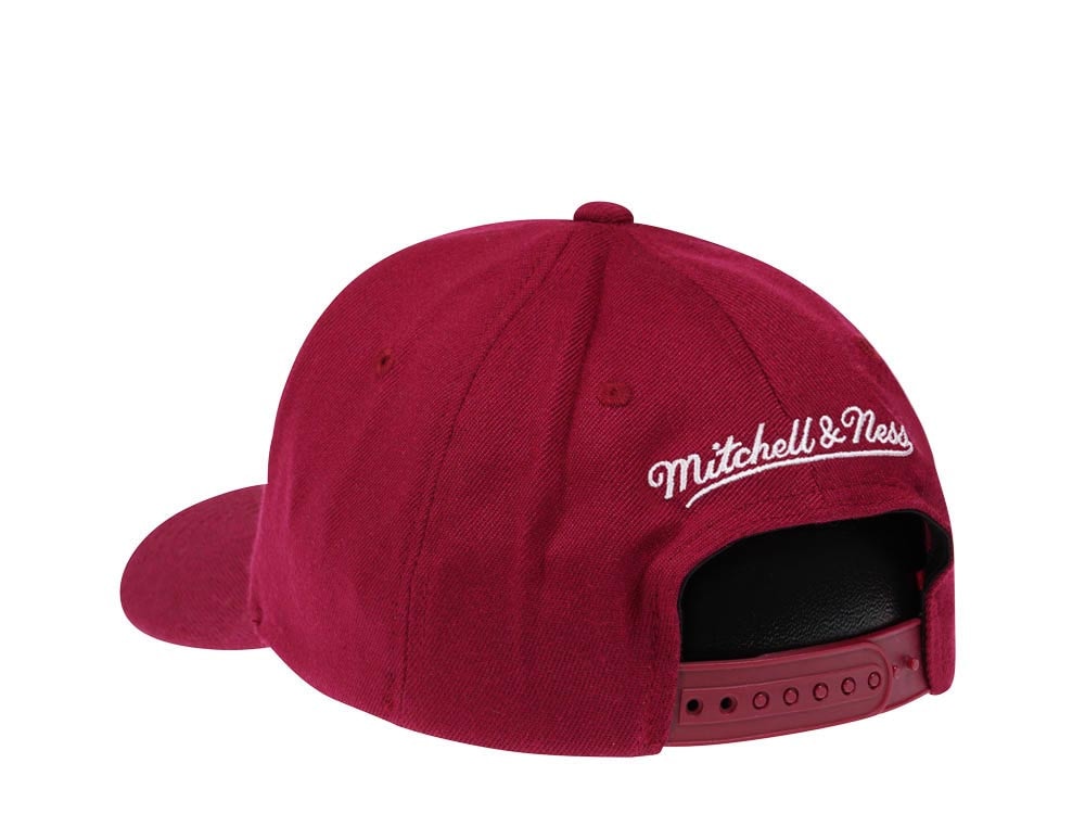 Mitchell & Ness Cleveland Cavaliers Team Ground Red Line Solid Flex Snapback Cap