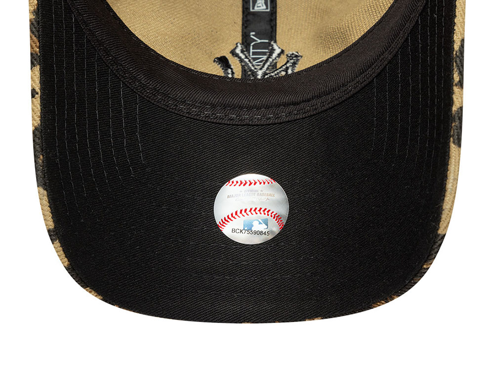 New Era New York Yankees Leopard Print Womens 9Twenty Strapback Cap