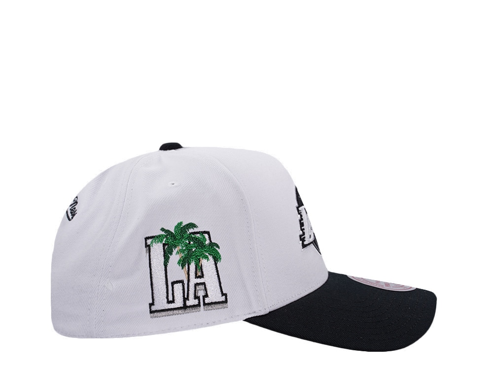Mitchell & Ness Los Angeles Lakers NBA In The City White Edition Pro Pinch Fit Snapback Cap