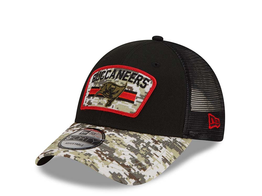 New Era Tampa Bay Buccaneers Salute to Service 21 9Forty Trucker Snapback Cap