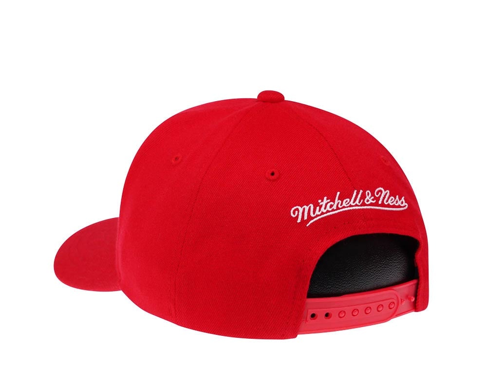 Mitchell & Ness Chicago Bulls Team Ground Red Line Solid Flex Snapback Cap